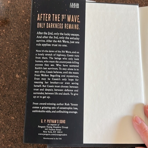 RICK YANCEY THE 5th WAVE HARDCOVER BOOK - Picture 4 of 4